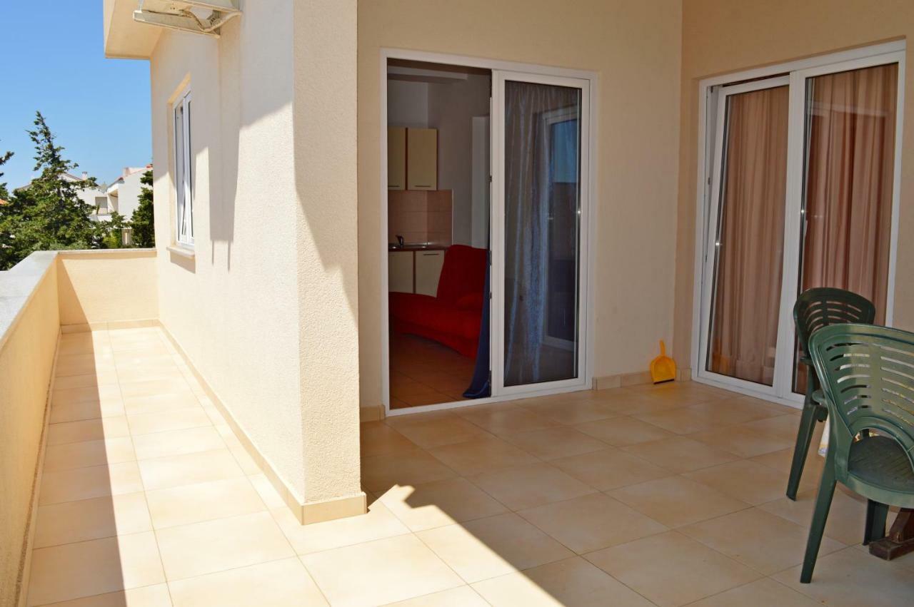 Apartmani Macak II Novalja Buitenkant foto