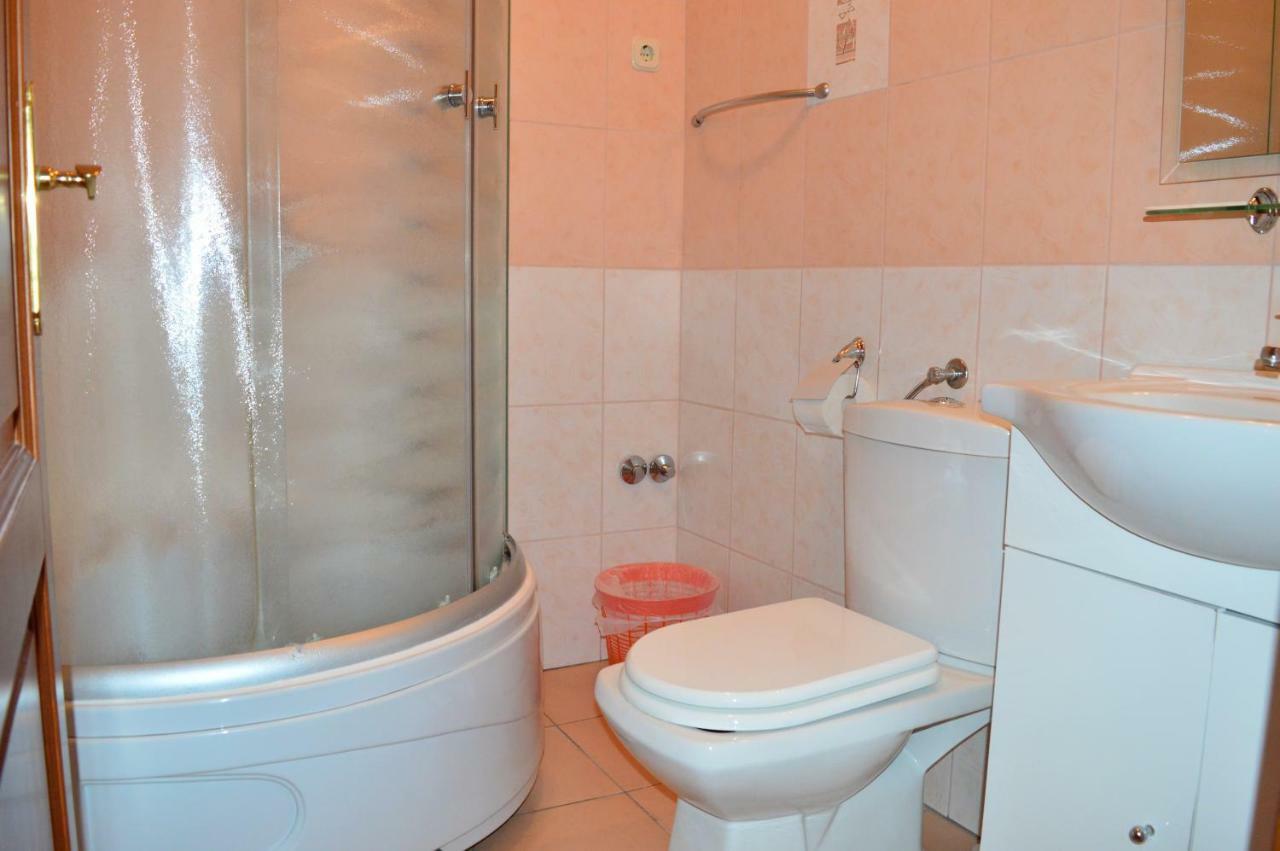 Apartmani Macak II Novalja Buitenkant foto