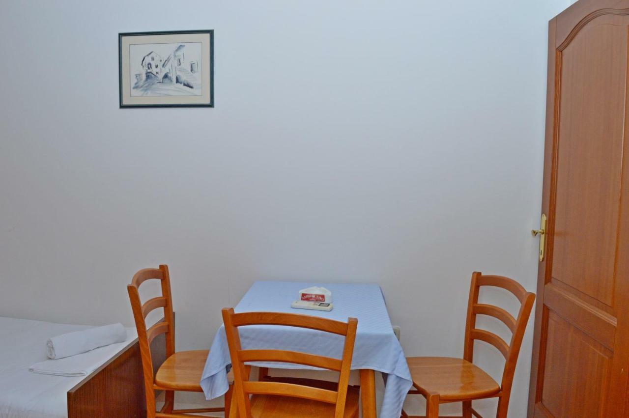 Apartmani Macak II Novalja Buitenkant foto