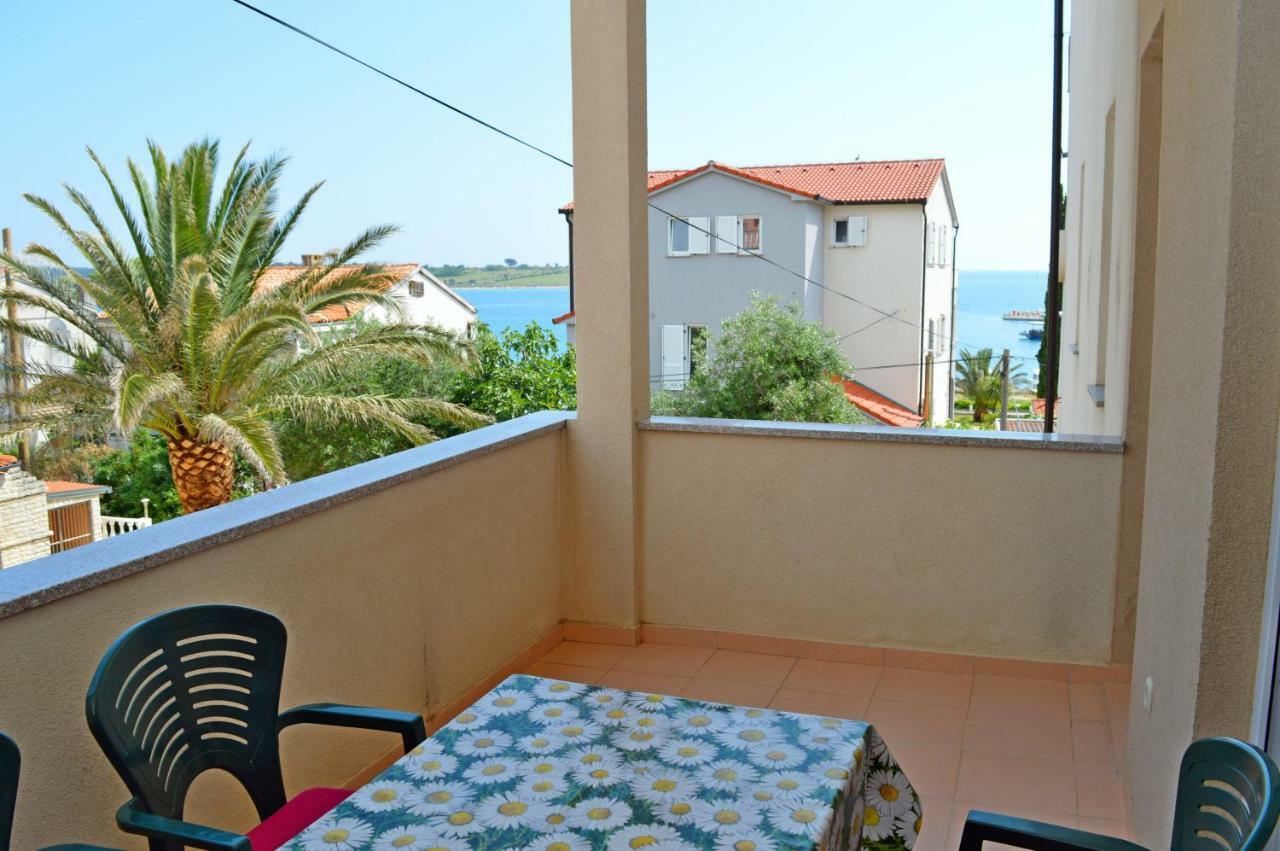 Apartmani Macak II Novalja Buitenkant foto