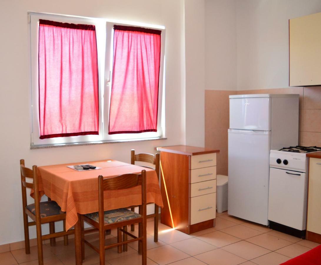 Apartmani Macak II Novalja Buitenkant foto