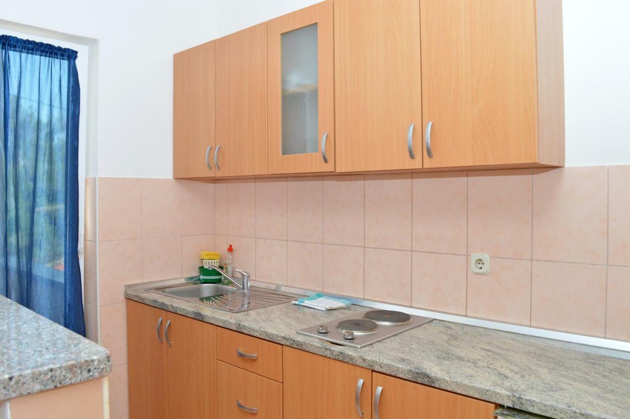 Apartmani Macak II Novalja Buitenkant foto